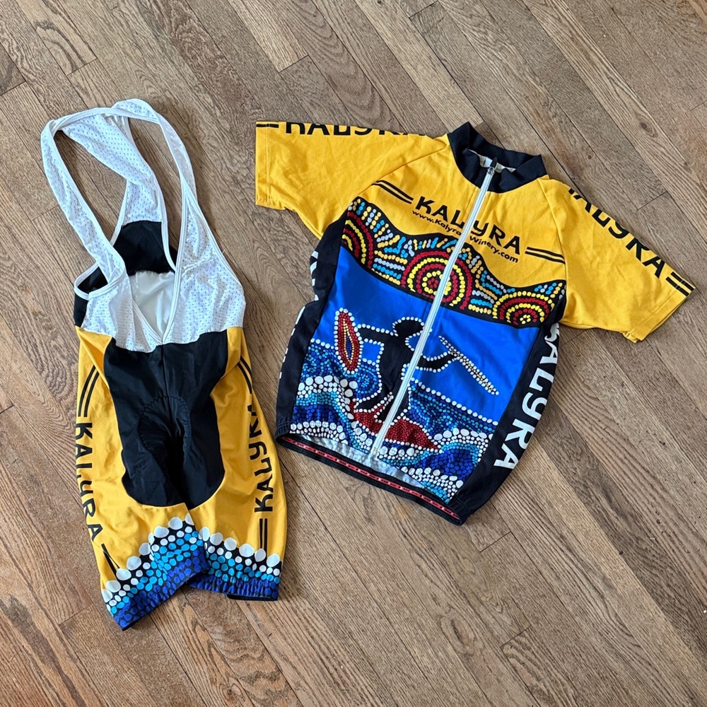 Capo Forma Kalyra Wine Cycling Kit Plus Arm Warmers in Yellow and Blue Sz M/L
